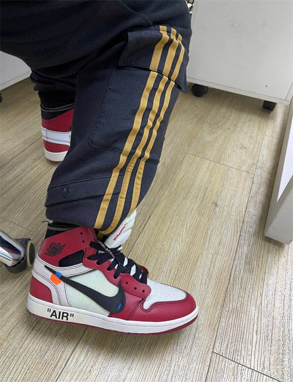 Air Jordan 1 x Off-White Retro High OG ‘Chicago’ photo review