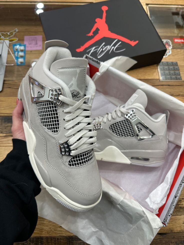 Air Jordan 4 Retro ‘Frozen Moments’ photo review