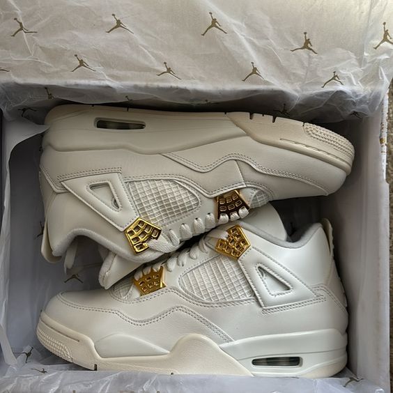 Air Jordan 4 Retro ‘Metallic Gold’ photo review