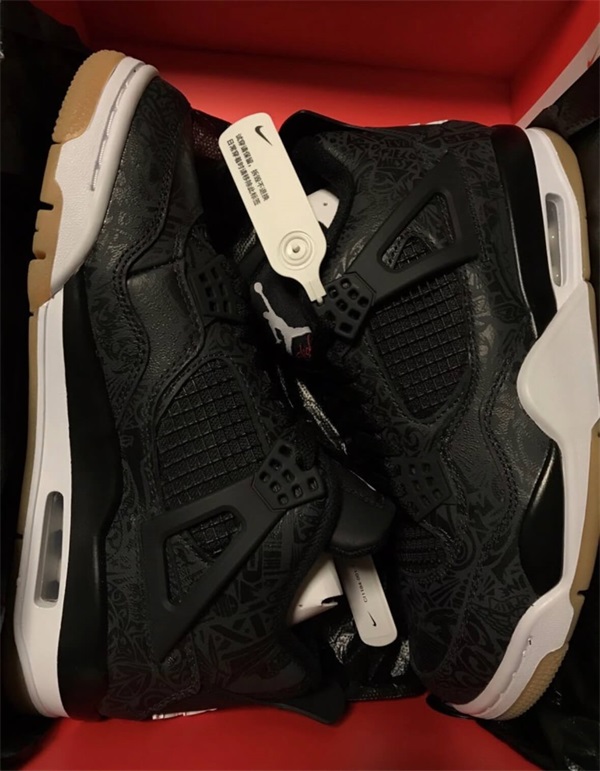 Air Jordan 4 Retro ‘Black Laser’ photo review