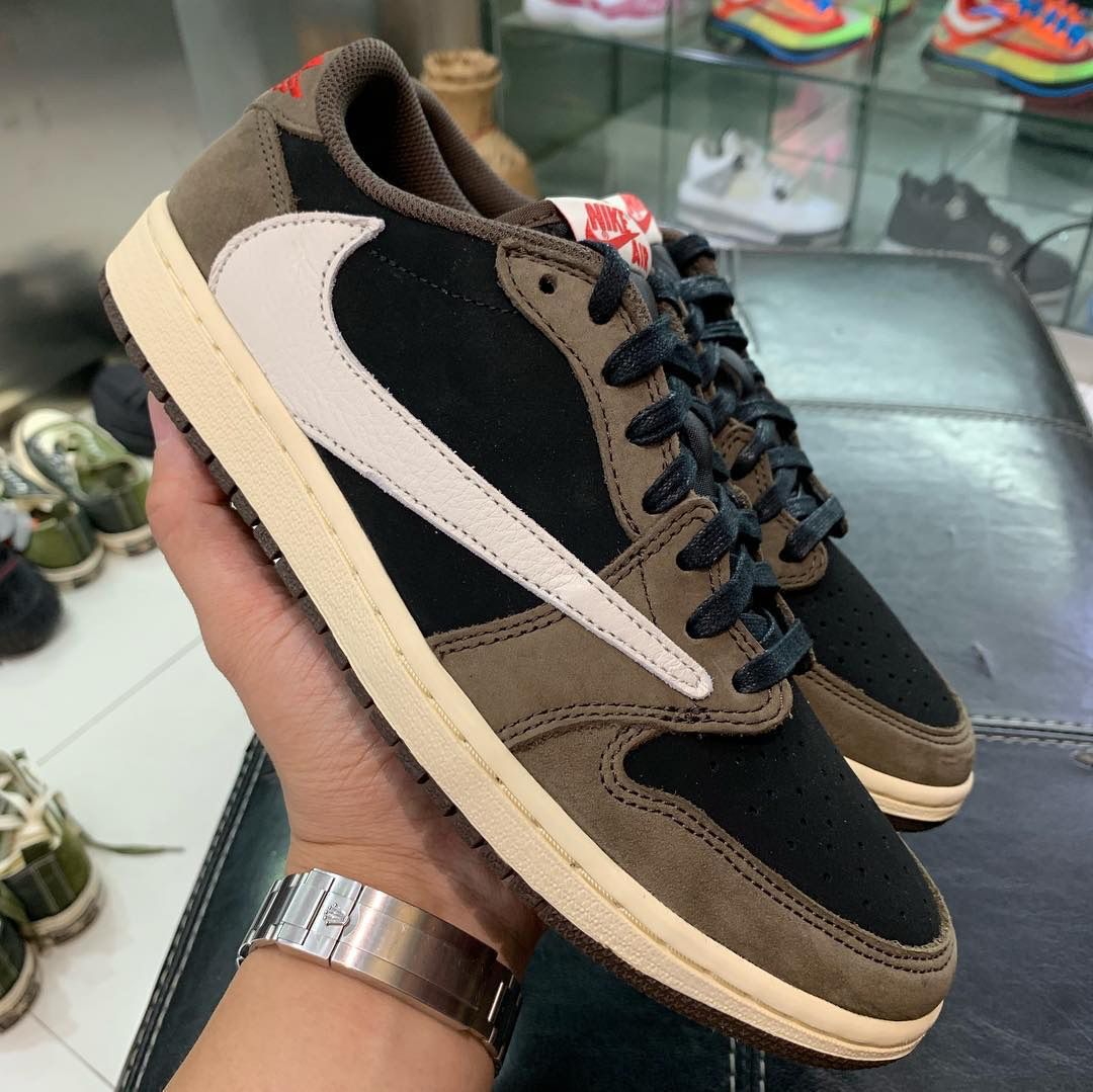 Air Jordan 1 Low x Travis Scott ‘Mocha’ photo review