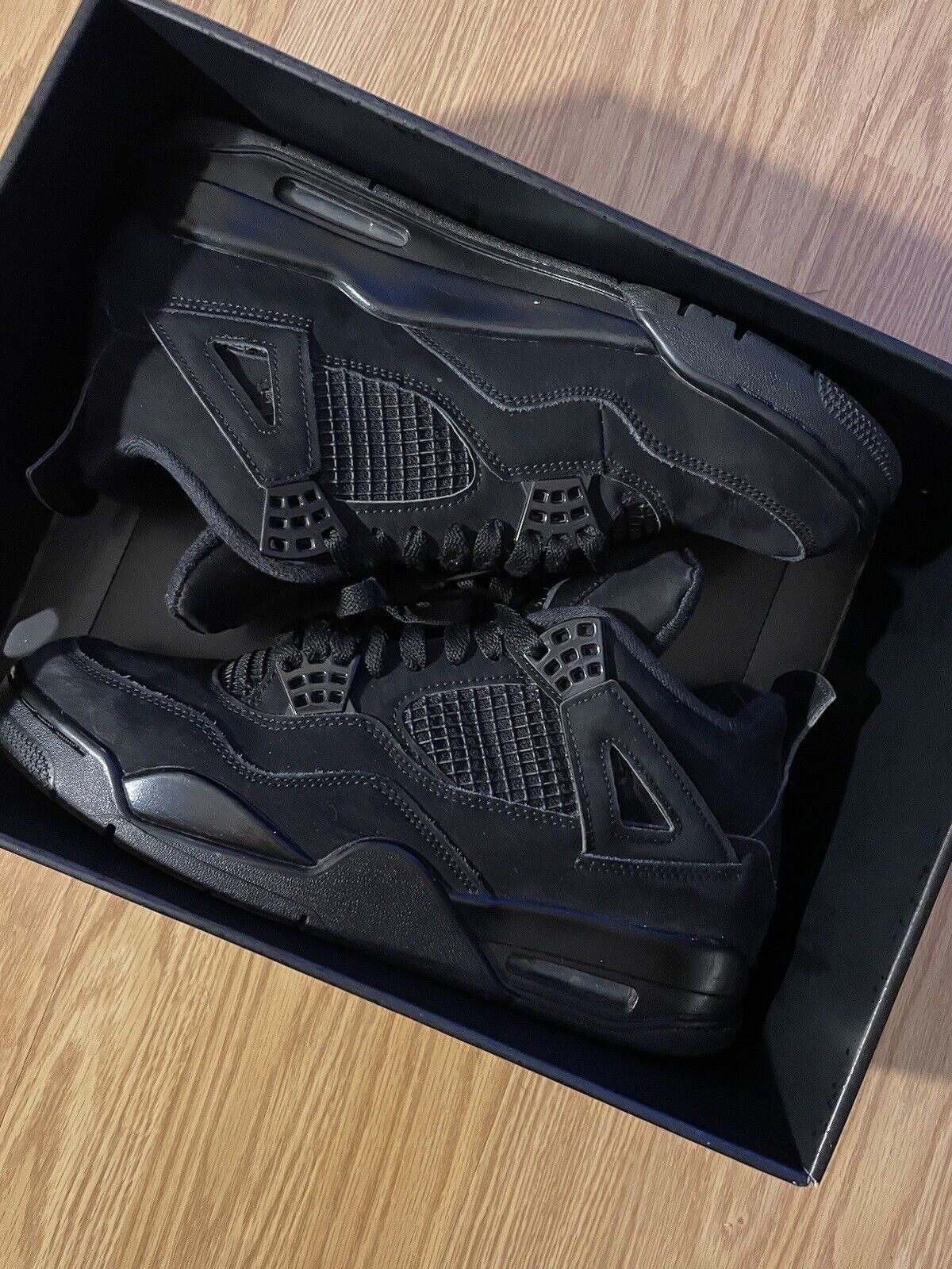 Air Jordan 4 Retro ‘Black Cat’ photo review