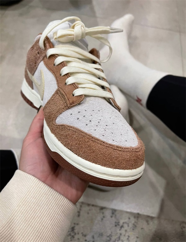 Nike Dunk Low ‘Medium Curry’ photo review