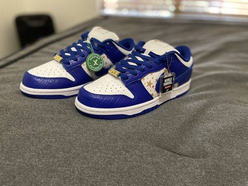 Nike x Supreme SB Dunk Low OG QS ‘Hyper Royal’ photo review