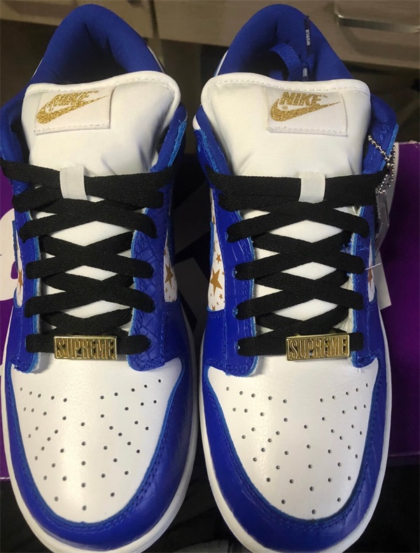 Nike x Supreme SB Dunk Low OG QS ‘Hyper Royal’ photo review