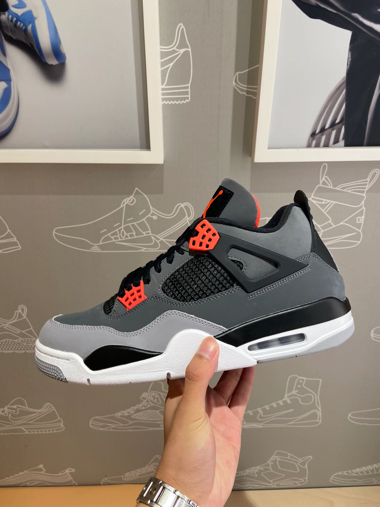 Air Jordan 4 Retro ‘Infrared’ photo review