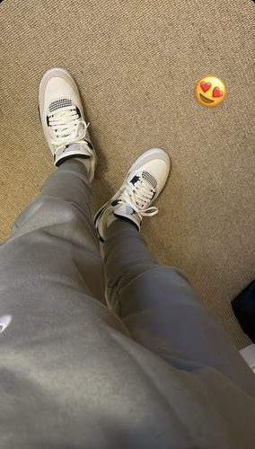 Air Jordan 4 Retro ‘Military Black’ photo review