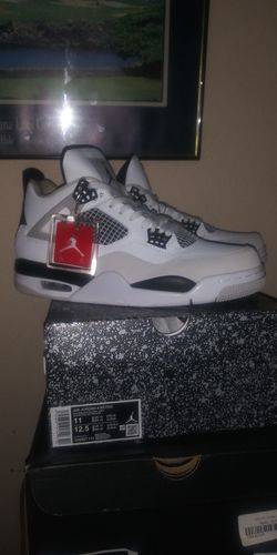 Air Jordan 4 Retro ‘Military Black’ photo review