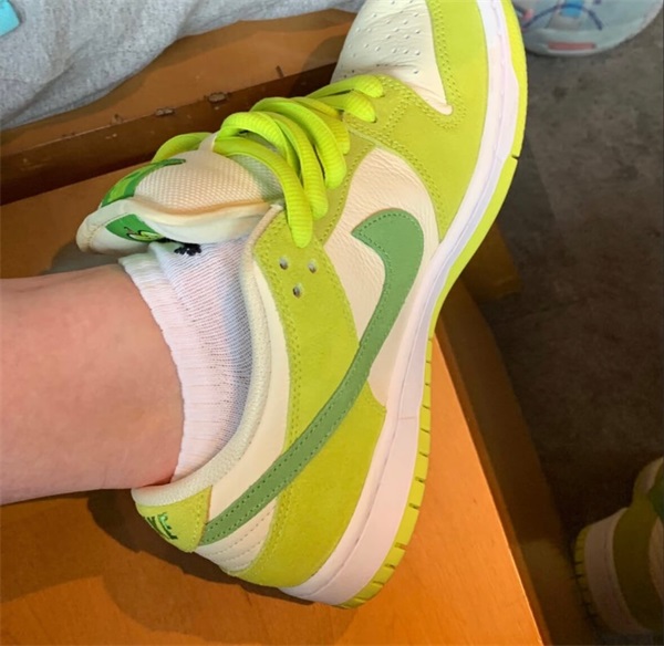 Nike SB Dunk Low Pro ‘Fruity Pack – Green Apple’ photo review