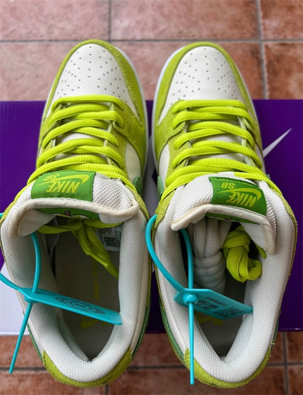 Nike SB Dunk Low Pro ‘Fruity Pack – Green Apple’ photo review