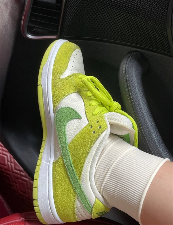 Nike SB Dunk Low Pro ‘Fruity Pack – Green Apple’ photo review