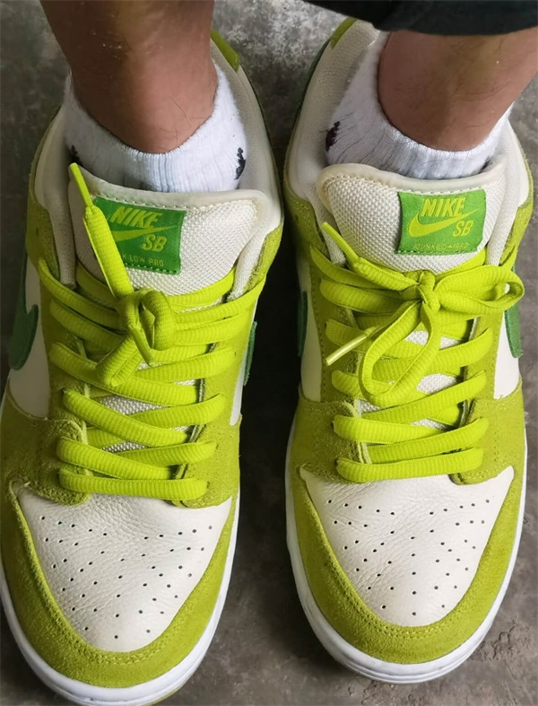 Nike SB Dunk Low Pro ‘Fruity Pack – Green Apple’ photo review