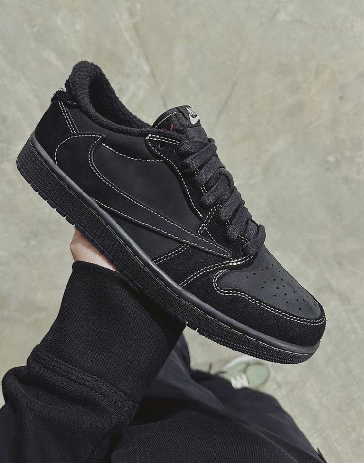 Air Jordan 1 Low OG SP x Travis Scott ‘Black Phantom’ photo review