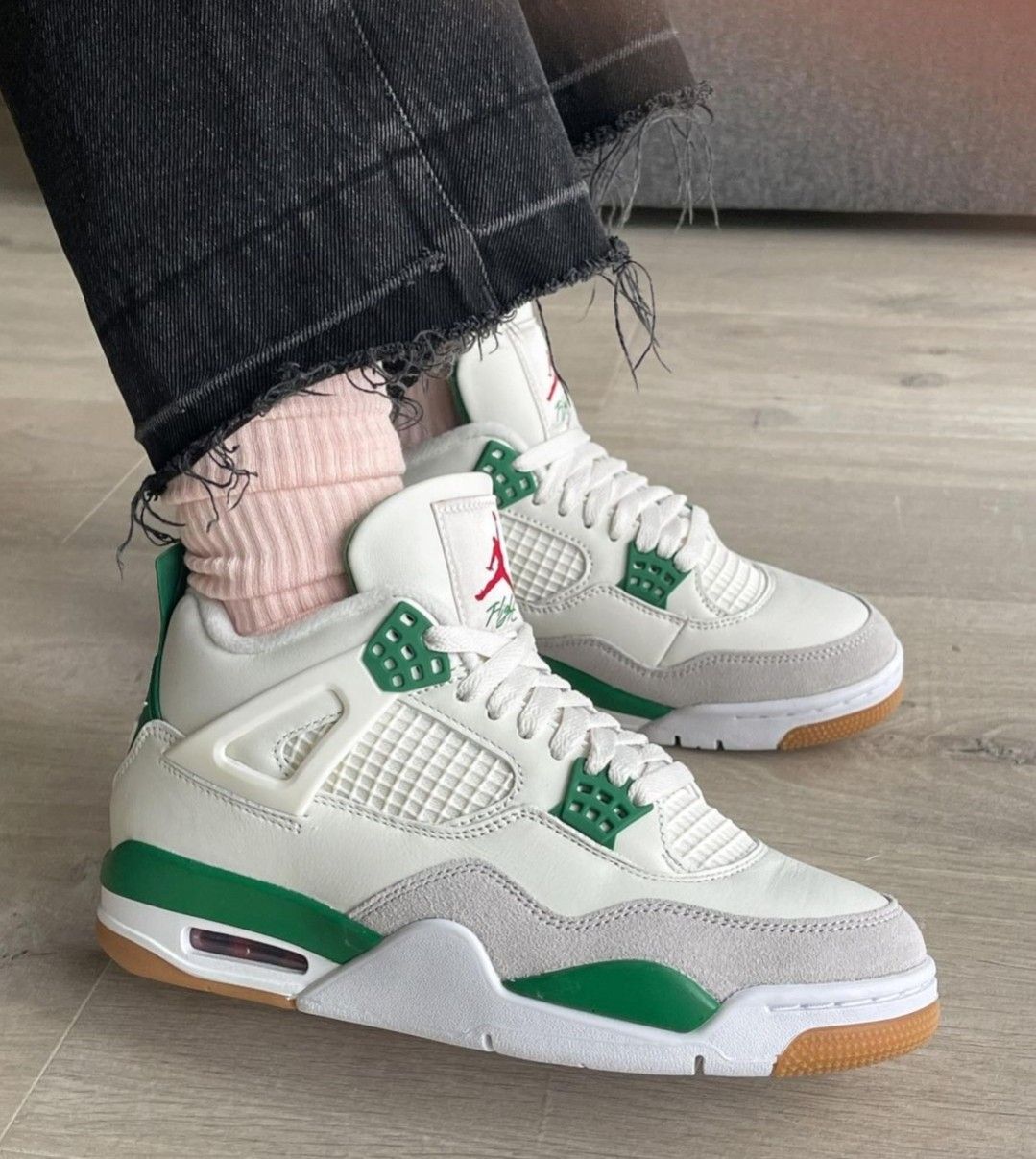 Air Jordan 4 Retro SB ‘Pine Green’ photo review