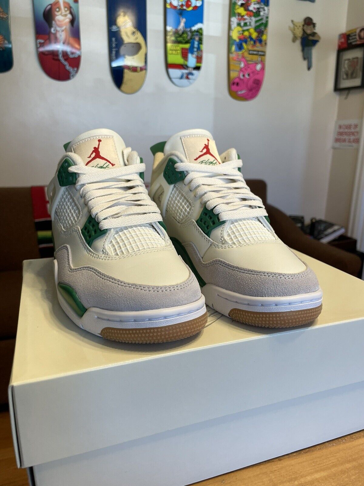 Air Jordan 4 Retro SB ‘Pine Green’ photo review