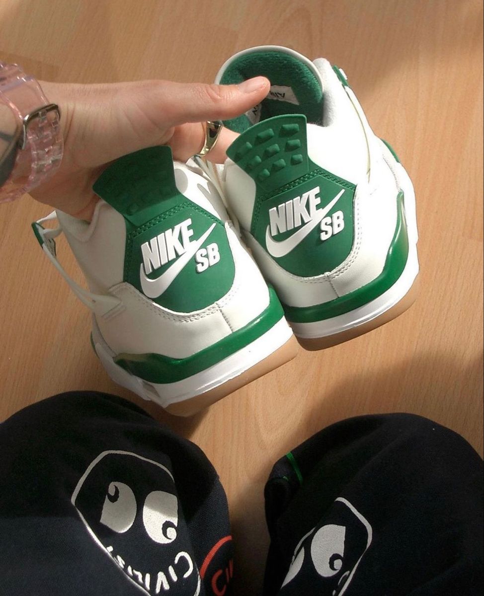 Air Jordan 4 Retro SB ‘Pine Green’ photo review