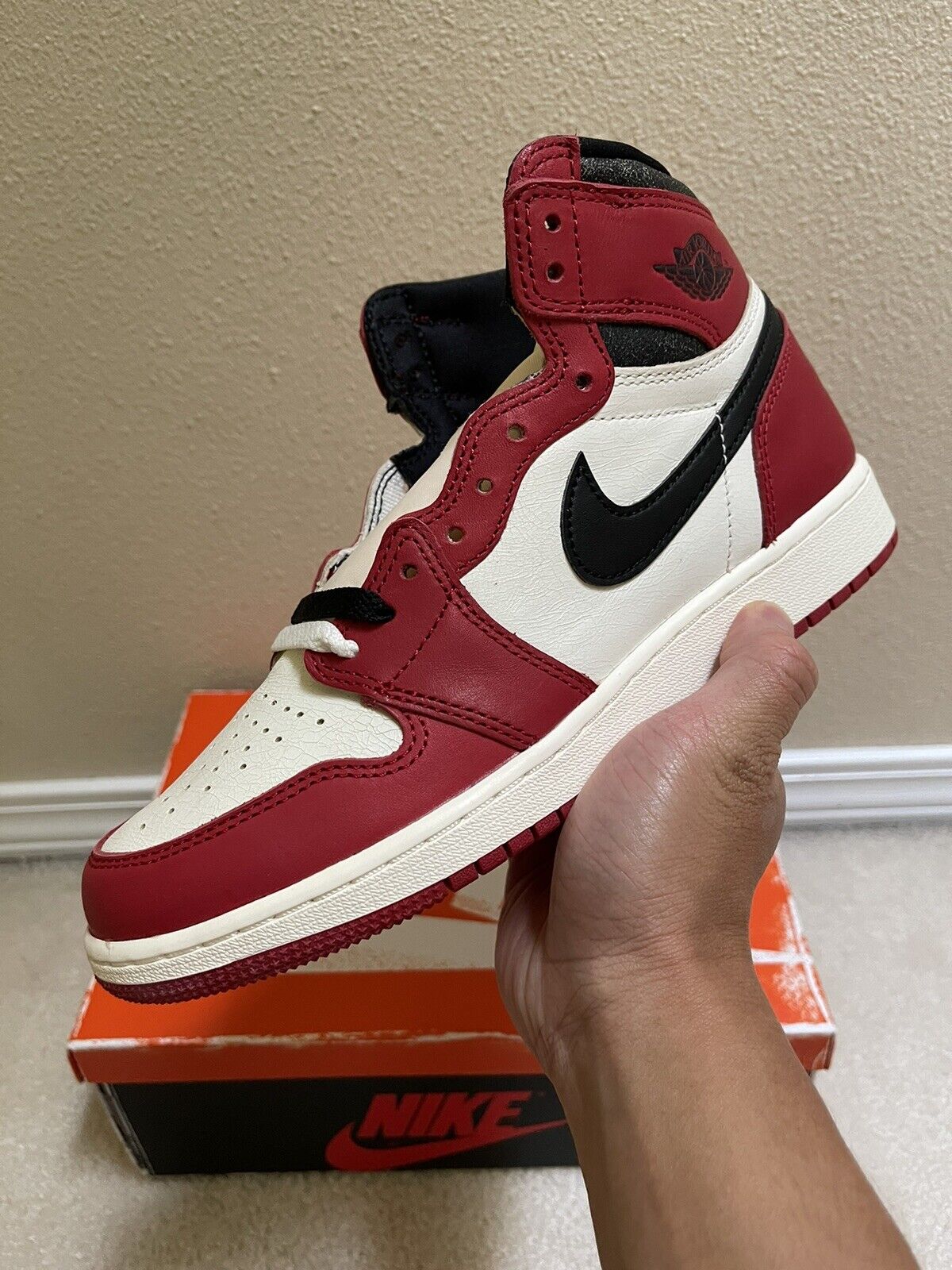 Air Jordan 1 Retro High OG ‘Chicago Lost & Found’ photo review