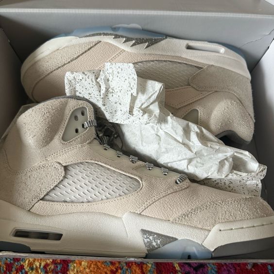Air Jordan 5 Retro SE ‘Craft Light Orewood Brown’ photo review