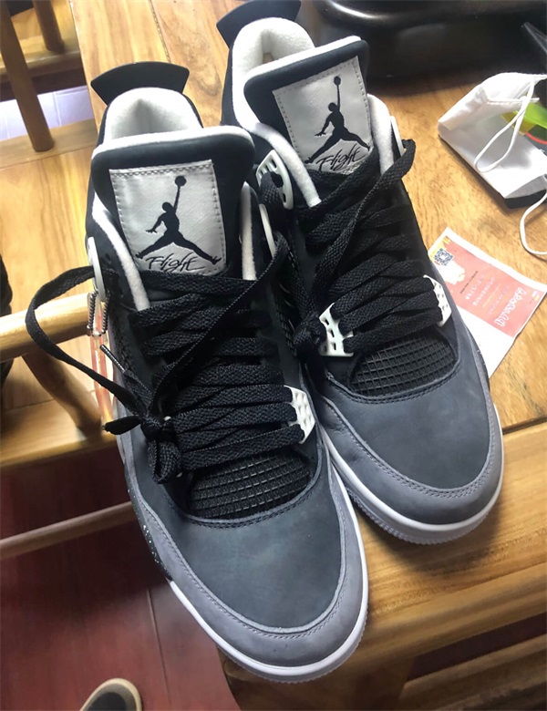 Air Jordan 4 Retro ‘Fear’ photo review